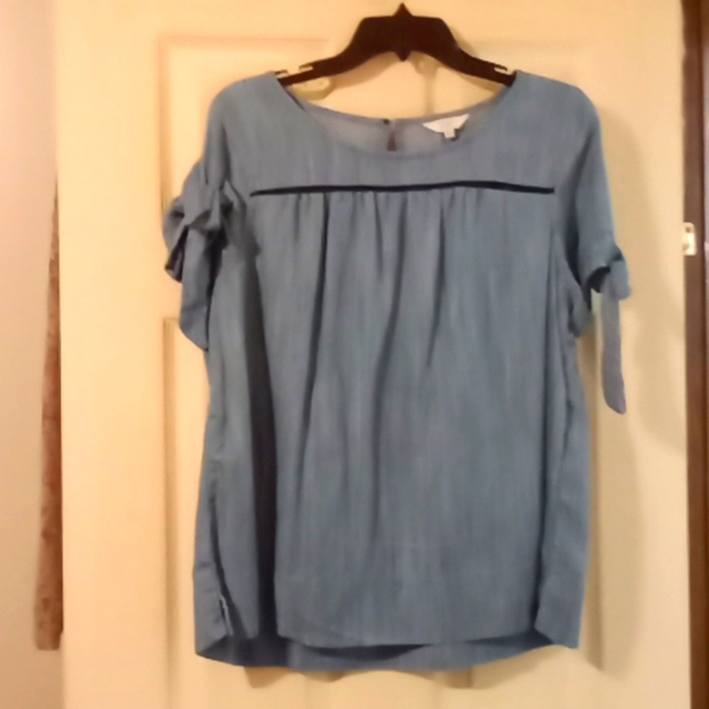 Crown & Ivy blouse. Blue in color size XL